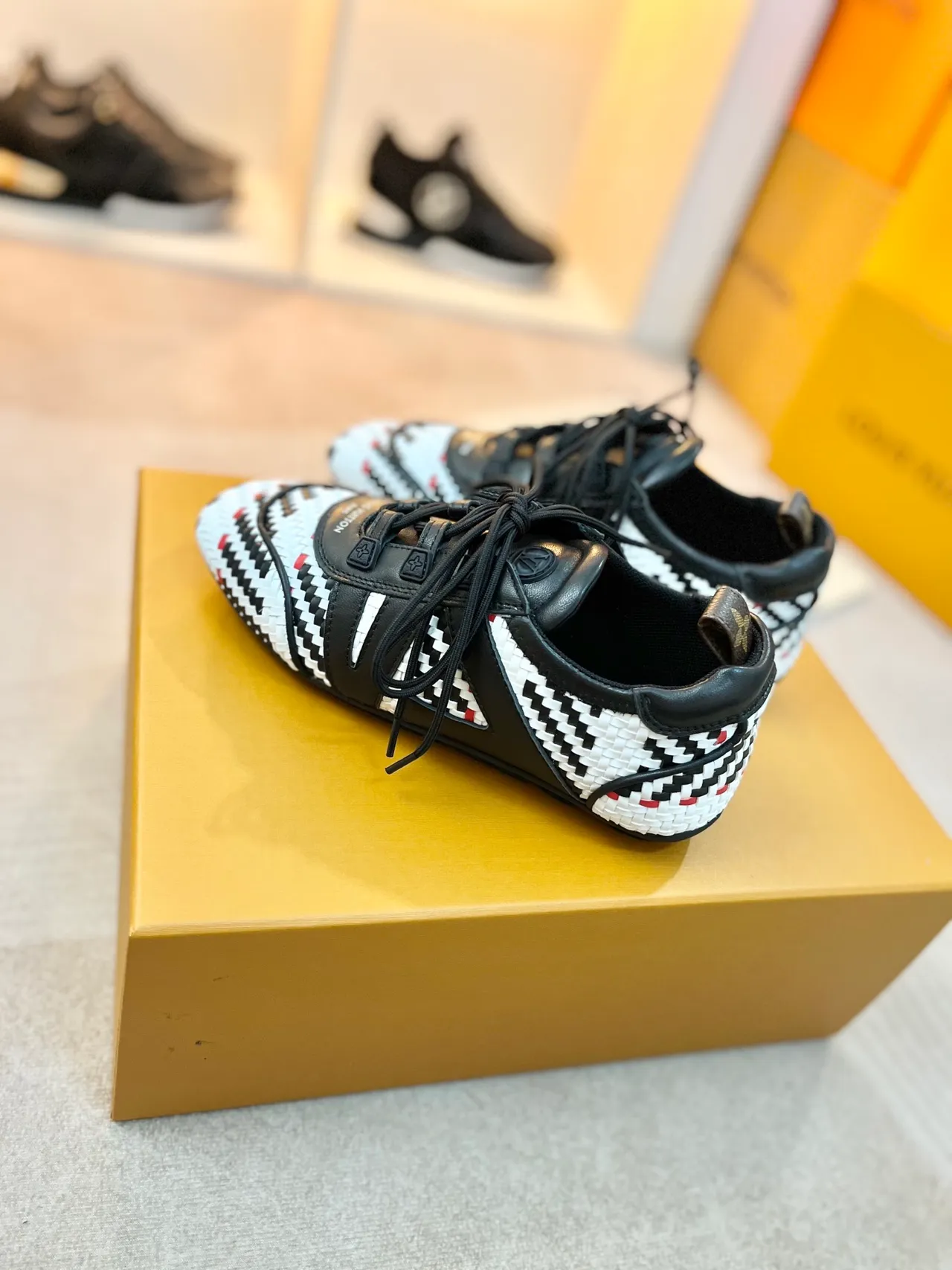Louis Vuitton LV Trainer White Black Woven Basketweave Upper Leather Overlays Lifestyle Sneakers 5