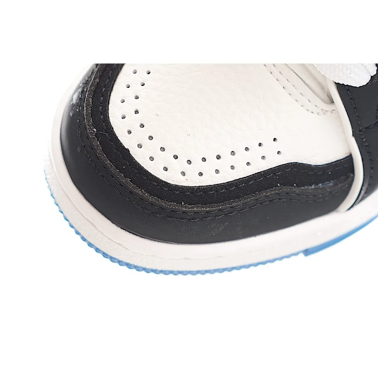 Louis Vuitton LV Trainer White Blue Layered Synthetic Overlays Perforated Toebox Lifestyle Sneakers 22