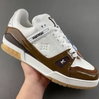Louis Vuitton LV Trainer Blanco Marrón Monograma Cuero Brillante Patent Sobreposiciones Zapatillas Lifestyle