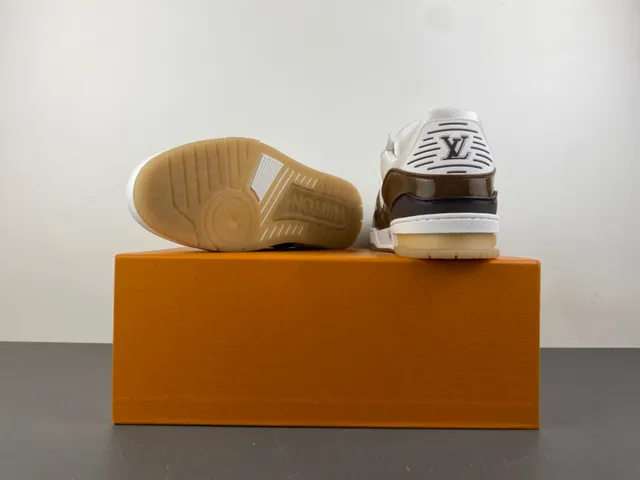 Louis Vuitton LV Trainer White Brown Monogram Leather Glossy Patent Overlays Lifestyle Sneakers 16