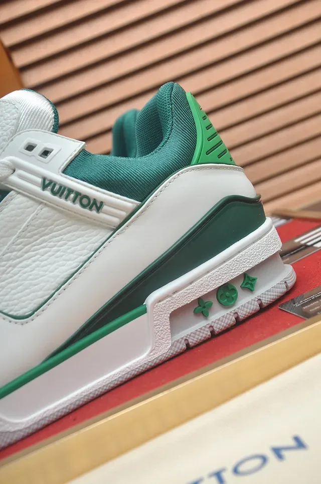 Louis Vuitton LV Trainer White Green Structured Layered Midsole Textured Leather Upper Lifestyle Sneakers 2