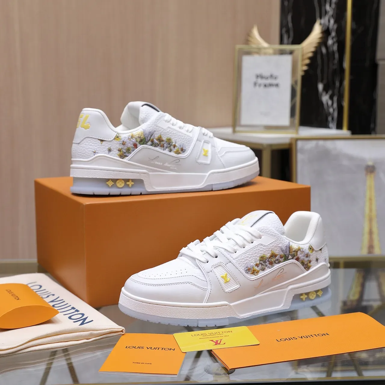 Louis Vuitton LV Trainer Blanc Multicolore Cuir Supérieur Broderie Florale Sneakers Lifestyle 2