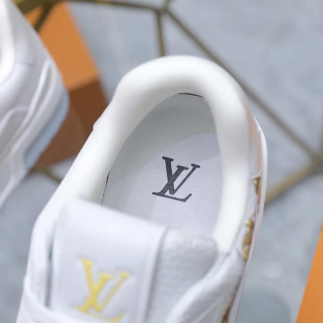 Louis Vuitton LV Trainer Blanc Multicolore Cuir Supérieur Broderie Florale Sneakers Lifestyle 5