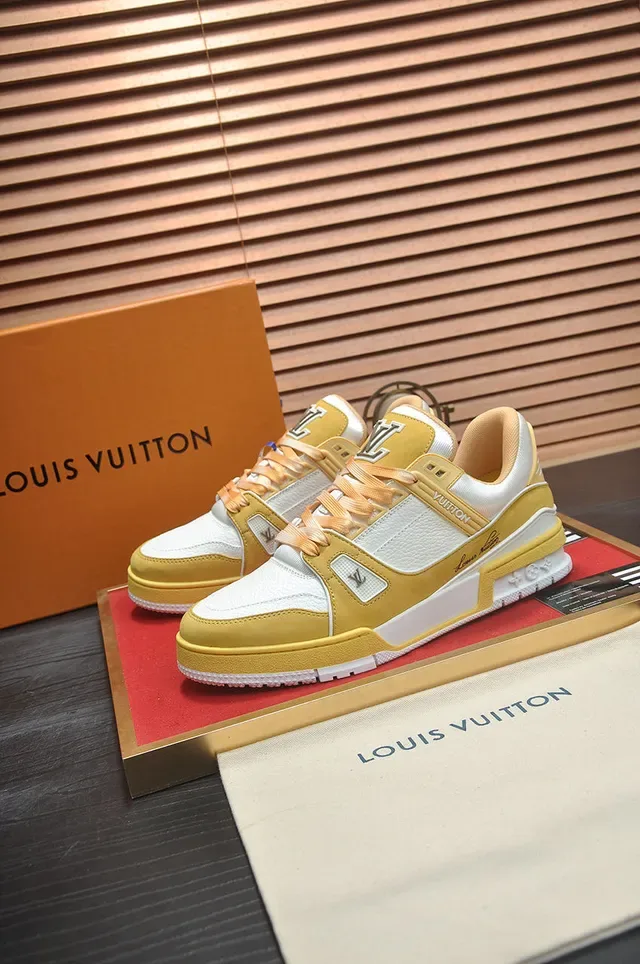 Louis Vuitton LV Trainer 黄色白色 分层上层压花图案 生活方式运动鞋 4