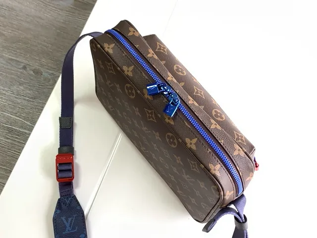 Louis Vuitton Maille Brown Blue Monogram Canvas Horizontal Zip Pocket Messenger Bag 4