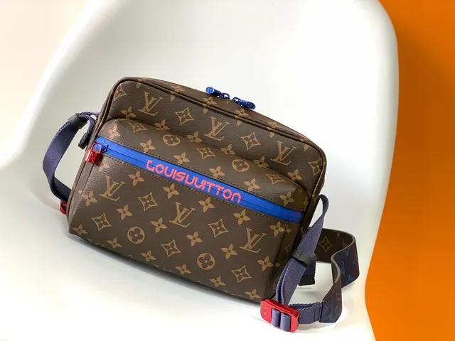 Louis Vuitton Maille Brown Blue Monogram Canvas Horizontal Zip Pocket Messenger Bag 8