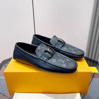 Louis Vuitton Monogram 帆布和黑色皮革乐福鞋