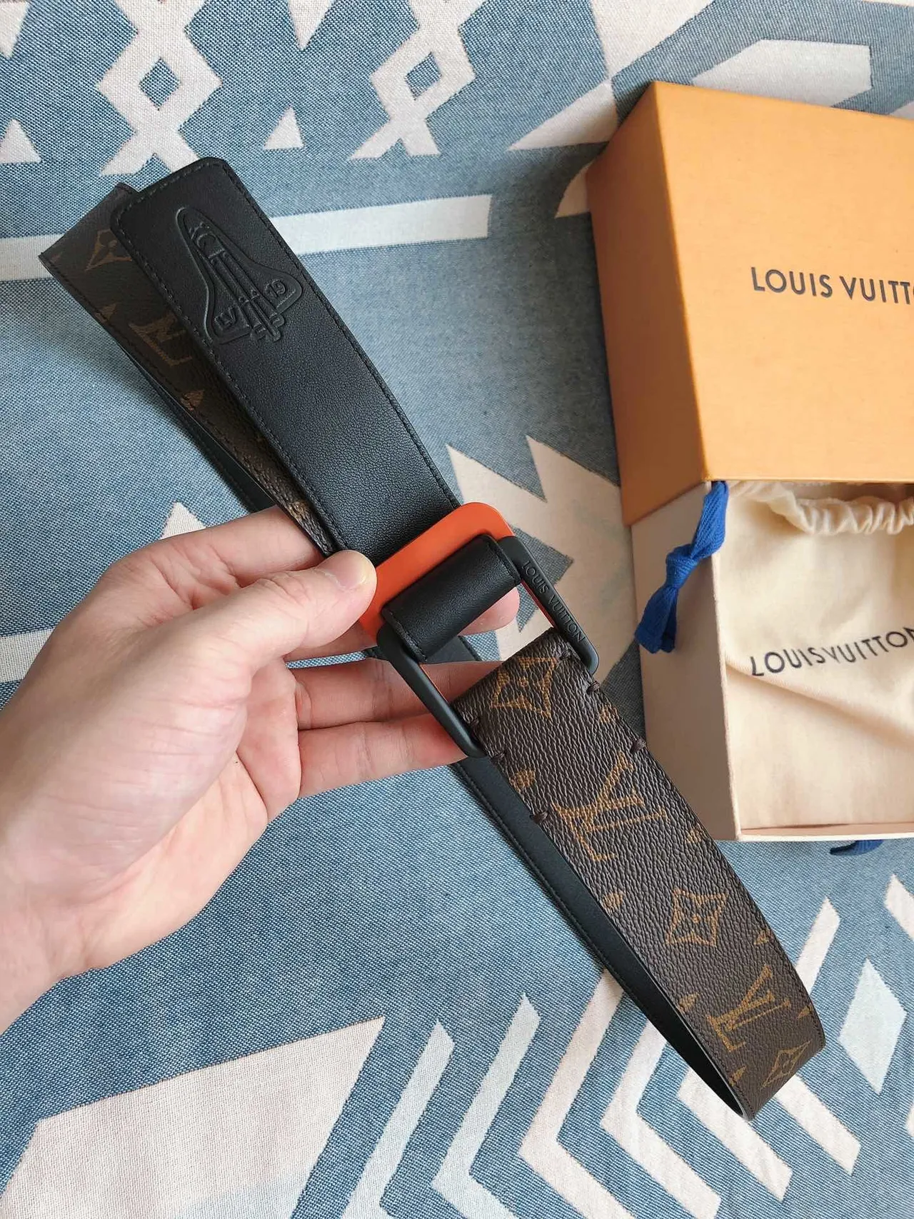Louis Vuitton Monogram 帆布 双色扣头 皮革腰带 3