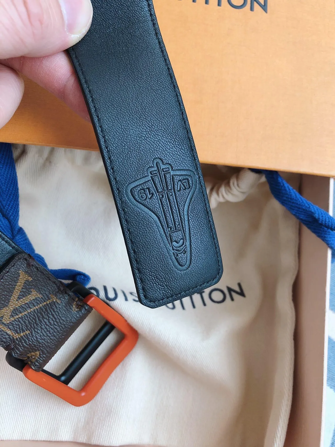 Louis Vuitton Monogram 帆布 双色扣头 皮革腰带 7