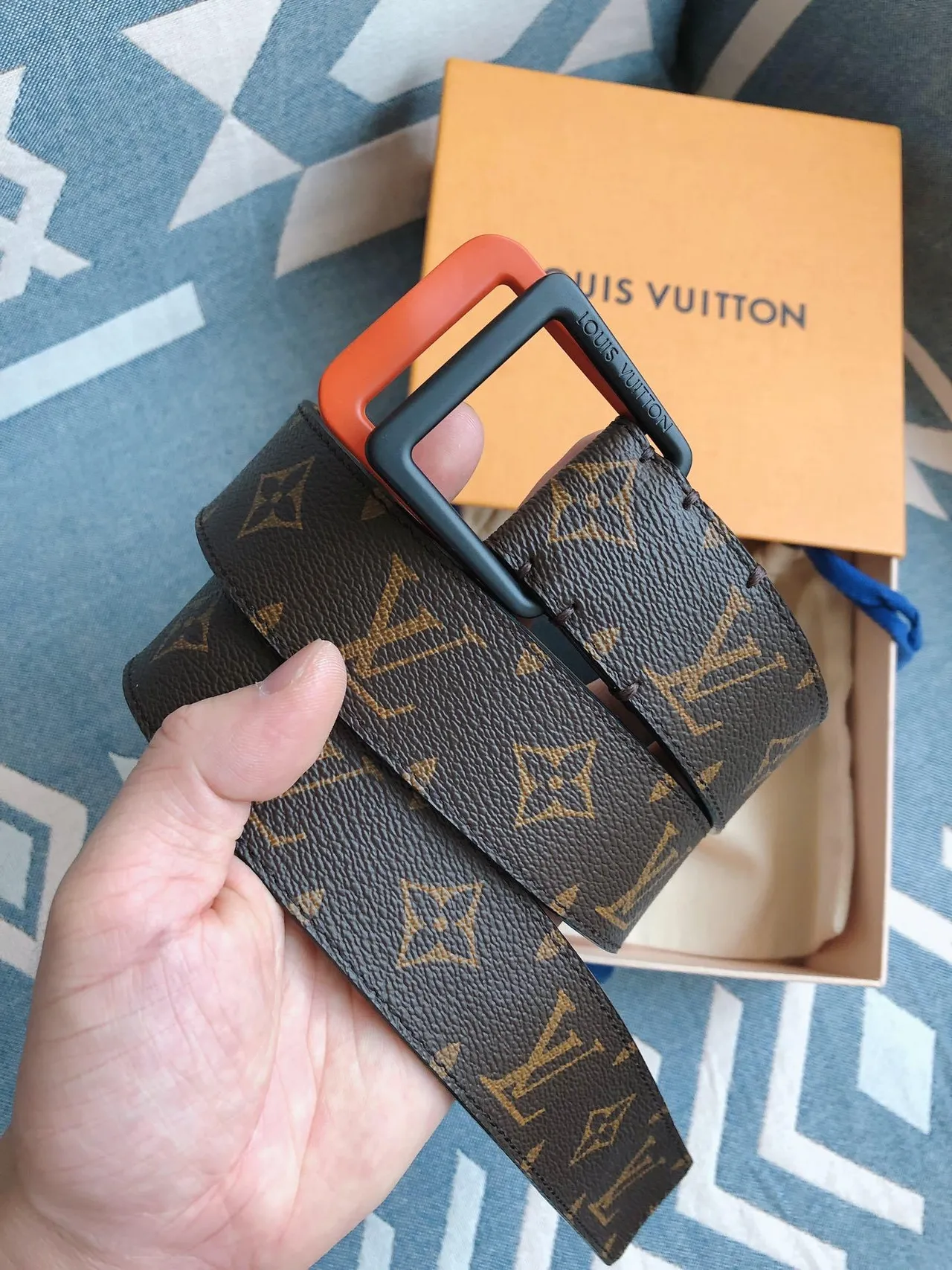 Louis Vuitton Monogram 帆布 双色扣头 皮革腰带 9
