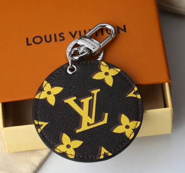Louis Vuitton Monogram Canvas Key Holder Brown Yellow Circular Tote Bag 3