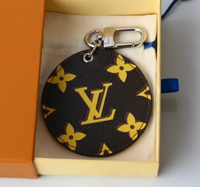 Louis Vuitton Monogram Canvas Key Holder Brown Yellow Circular Tote Bag 5
