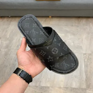 Louis Vuitton Monogram क्रॉस-स्ट्रैप स्लिपर