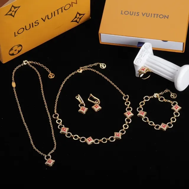 Louis Vuitton Monogram Flower Gold Red Chain Enamel Quatrefoil Pendants Necklace 8