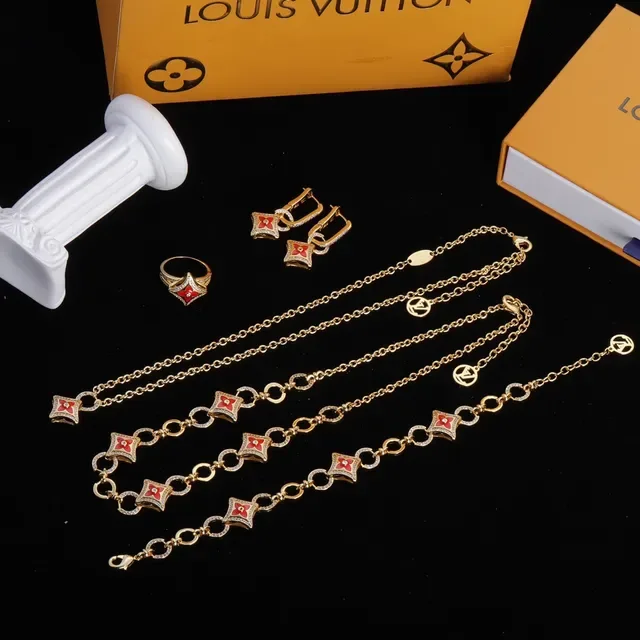 Louis Vuitton Monogram Flower Gold Red Chain Enamel Quatrefoil Pendants Necklace 9