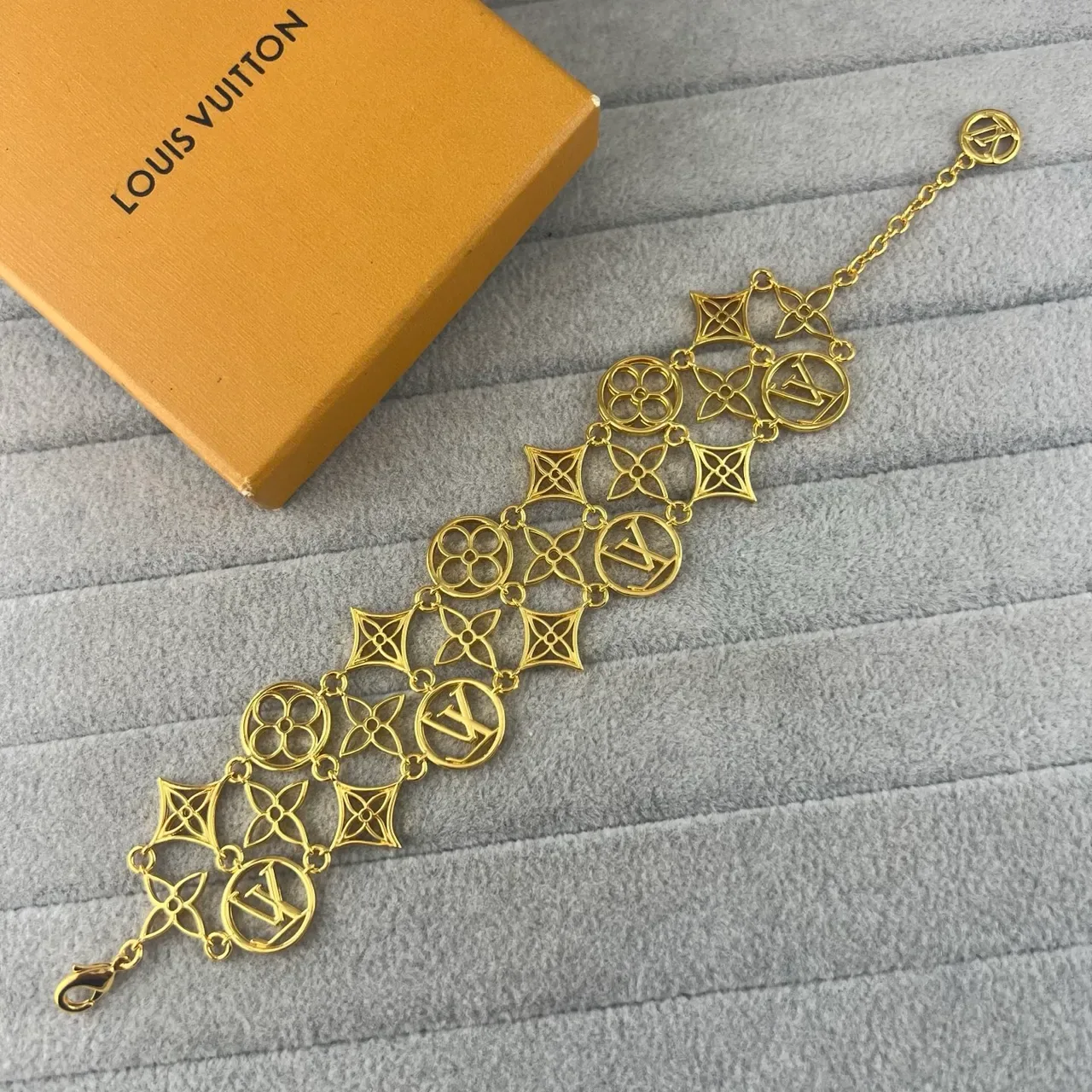 Louis Vuitton Monogram Flower Gold Silver Openwork Link Motif Bracelet 3