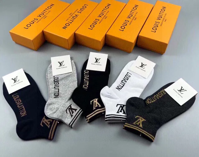 Louis Vuitton Monogram Logo Ankle Socks 9