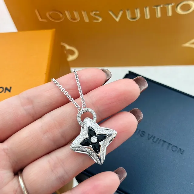 Louis Vuitton Monogram Star Pavé Necklace 3