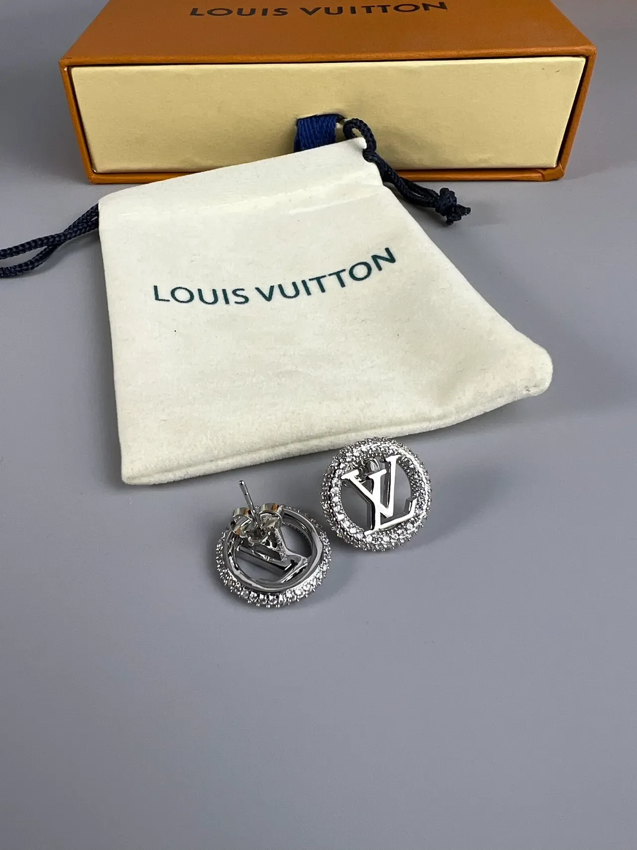 Louis Vuitton Monogram Stud Gold White Circular Pavé Crystal Halo Earrings 7