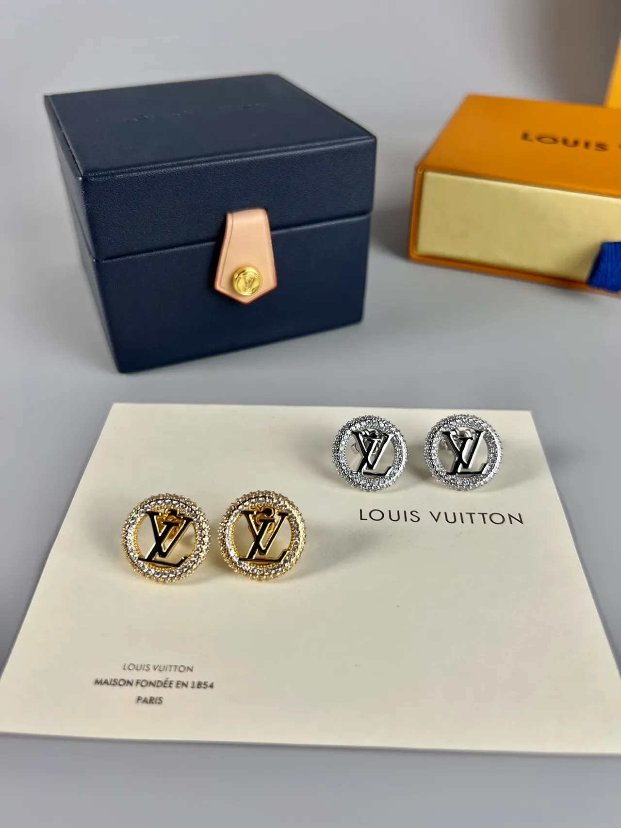 Louis Vuitton Monogram Stud Gold White Circular Pavé Crystal Halo Earrings 9