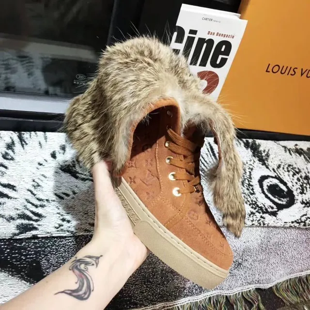 Louis Vuitton Monogram Suede Fur-Trimmed Bottes marron beige Monogrammed Cuff bottes mi-mollet 3