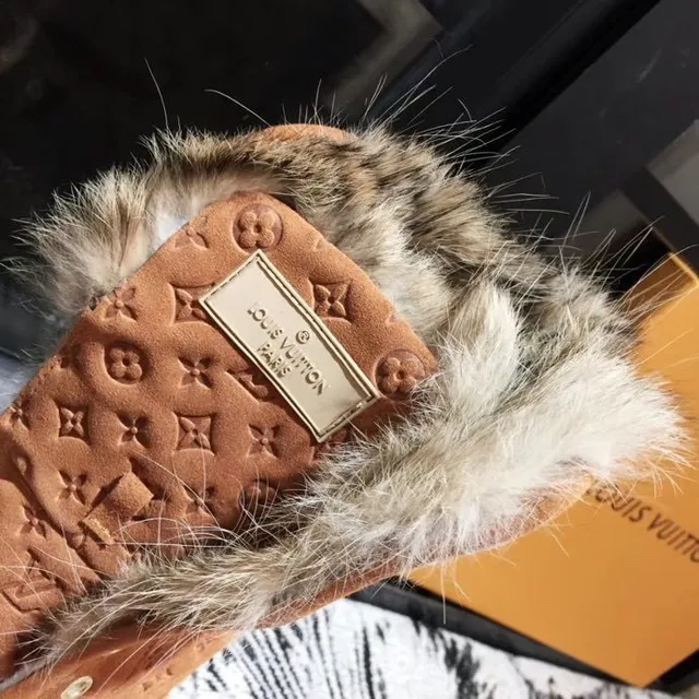 Louis Vuitton Monogram Suede Fur-Trimmed Bottes marron beige Monogrammed Cuff bottes mi-mollet 6