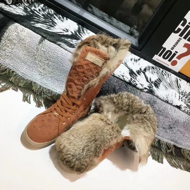 Louis Vuitton Monogram Suede Fur-Trimmed Bottes marron beige Monogrammed Cuff bottes mi-mollet 7
