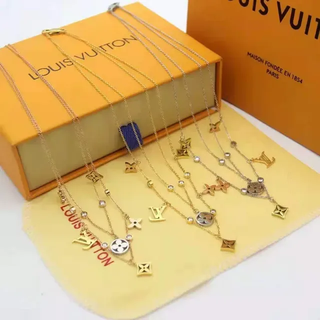 Collier Louis Vuitton Multi-Charms Doré Monogramme Fleur Quatrefoil 2