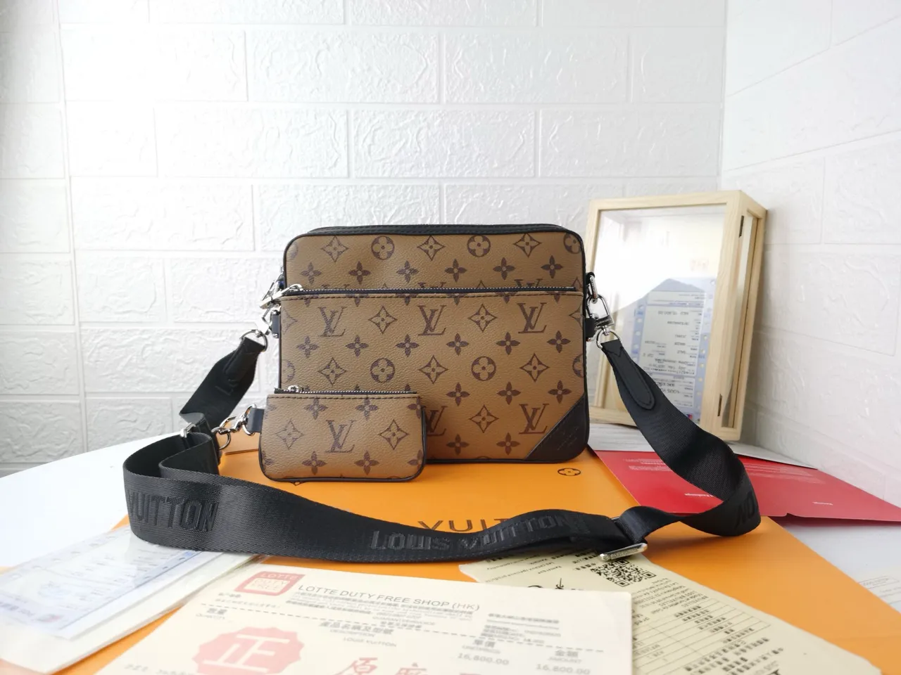 Louis Vuitton Multi Pochette Accessoires Marron Noir Monogramme Toile Sac Messager 6