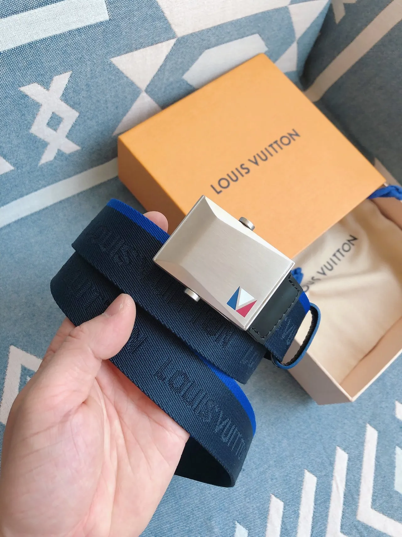 Louis Vuitton Navy Blue Woven Jacquard Strap Brushed Metal Geometric Buckle Canvas Belt 2