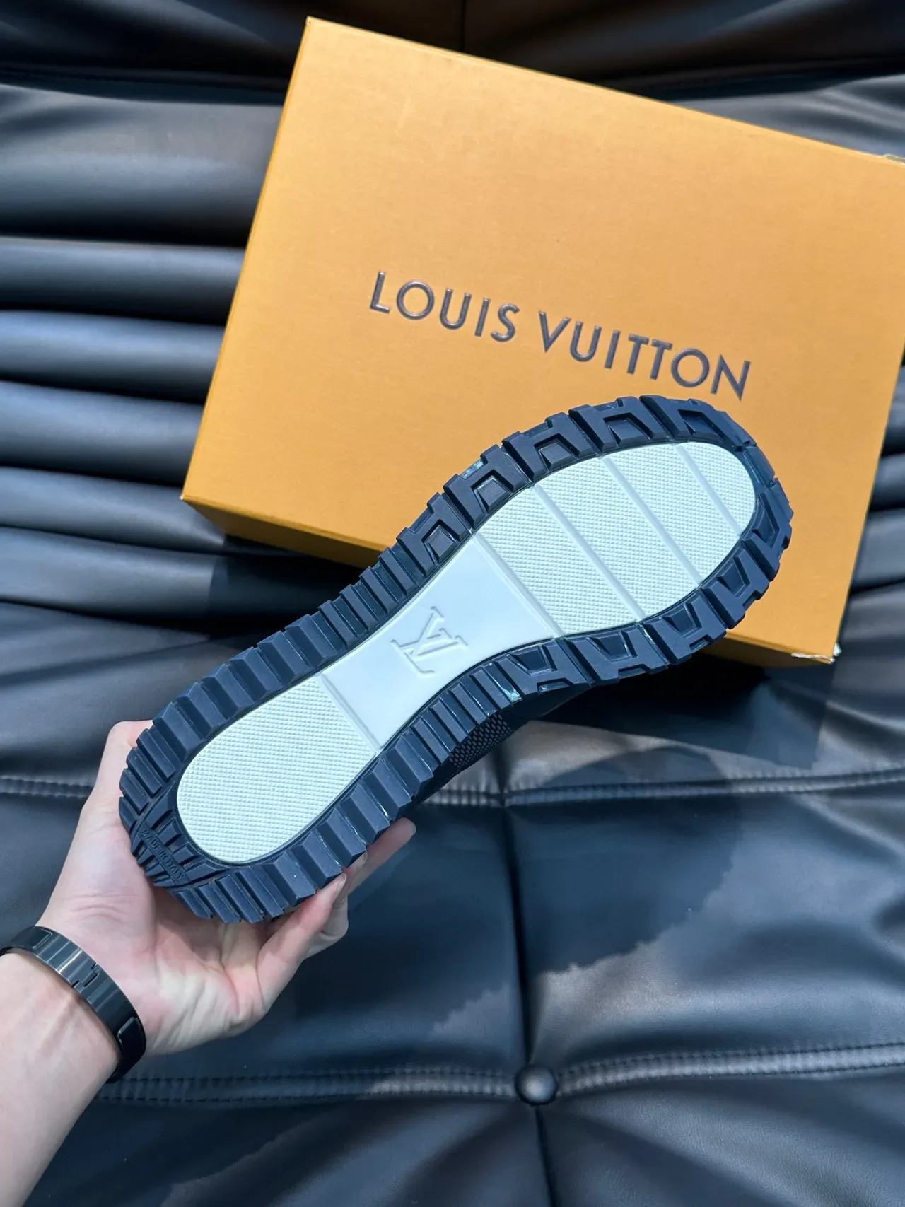 Louis Vuitton Navy White Leather-Mesh Hybrid Monogram-Tongue Detail Lifestyle Sneakers 3