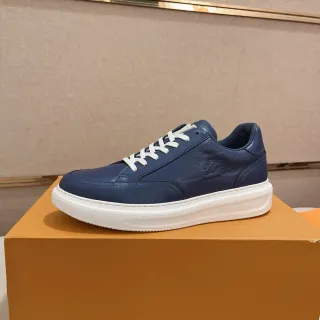 Louis Vuitton Zapatillas Lifestyle de Cuero Suave Superior Panel de Logo Embossado Navy White