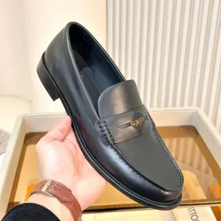 Louis Vuitton Penny Loafer काले चमड़े के लोअफर