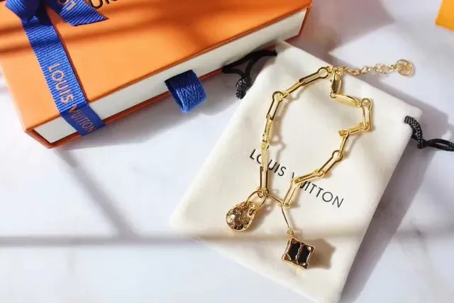Louis Vuitton Petite Malle Gold-Tone Black Enamel Cube Charm Necklace 11