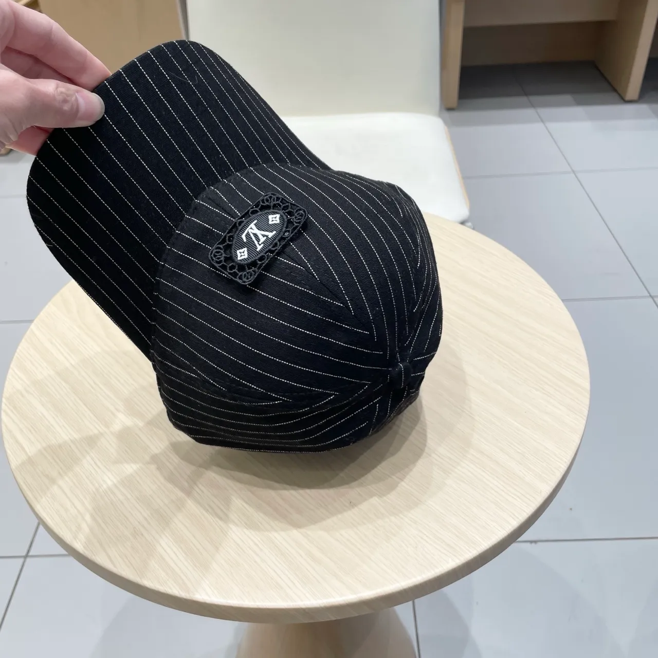 Casquette de baseball Louis Vuitton logo brodé à rayures 4