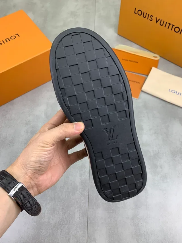 Louis Vuitton Run Away Black and White Lifestyle Sneakers 2