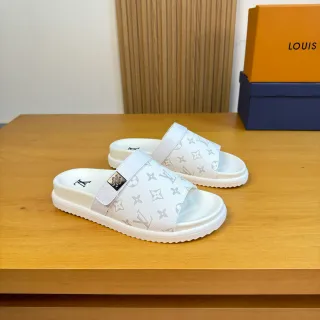 Louis Vuitton Run Away Slide White Monogram चप्पल