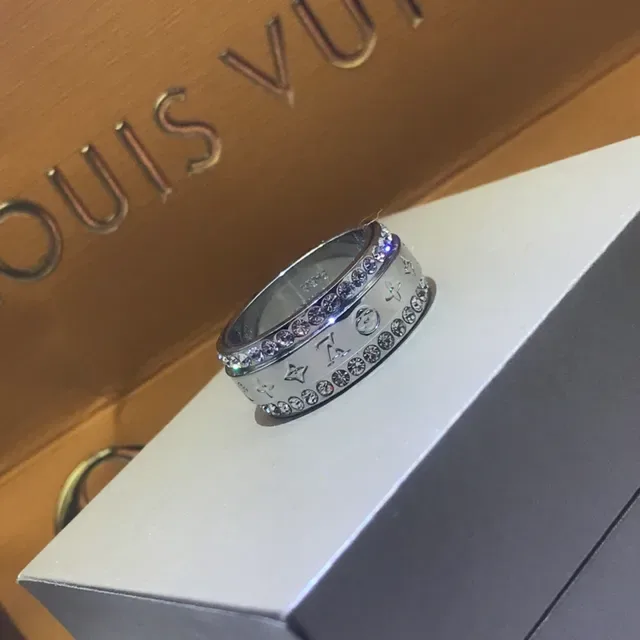 Louis Vuitton Twist Crystal-Pavé Monogram Ring 4