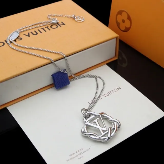 Louis Vuitton Twisted LV Gold Silver Rope Motif Interlocking Monogram Necklace 4
