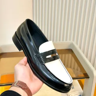 路易威登 双色黑白漆皮乐福鞋