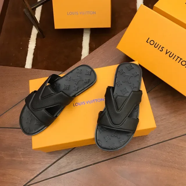 Louis Vuitton V-Strap Slide 黑色印花橡胶鞋底覆盖拖鞋 3