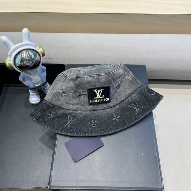 Louis Vuitton chapeau bucket en denim lavé 2