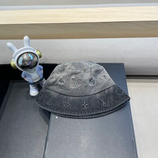 Louis Vuitton chapeau bucket en denim lavé 3