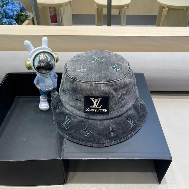 Louis Vuitton chapeau bucket en denim lavé 4