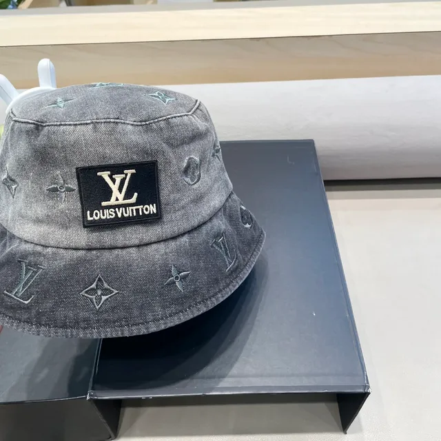 Louis Vuitton chapeau bucket en denim lavé 8