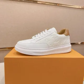 Louis Vuitton সাদা বেইজ মোনোগ্রাম-এম্বসড চামড়া লো-টপ প্ল্যাটফর্ম সোল লাইফস্টাইল স্নিকার্স