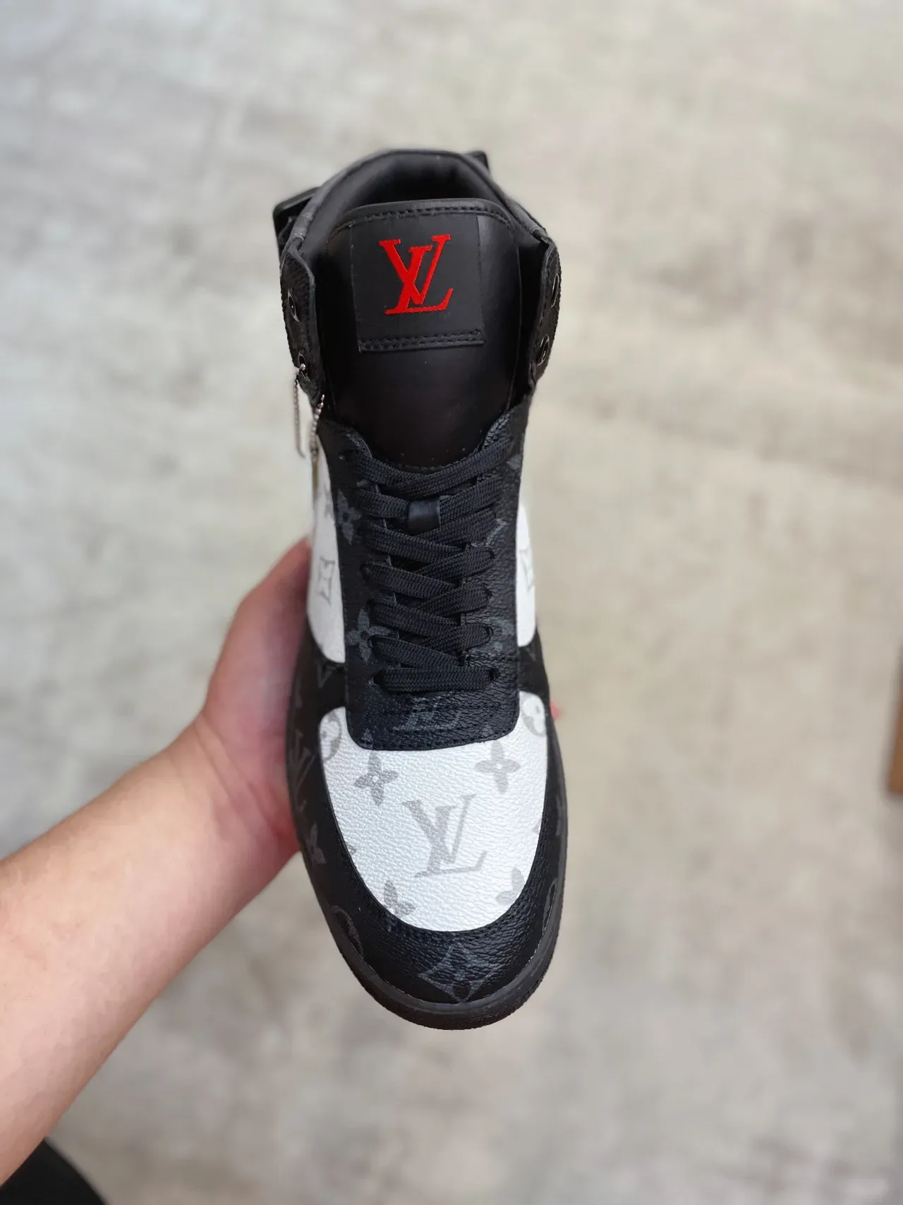 Louis Vuitton أبيض أسود عالي الارتفاع مونوغرام كانفاس لايف ستايل 5