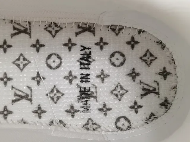 Louis Vuitton White Blue Leather Upper Polka-Dot Print Lifestyle Sneakers 2