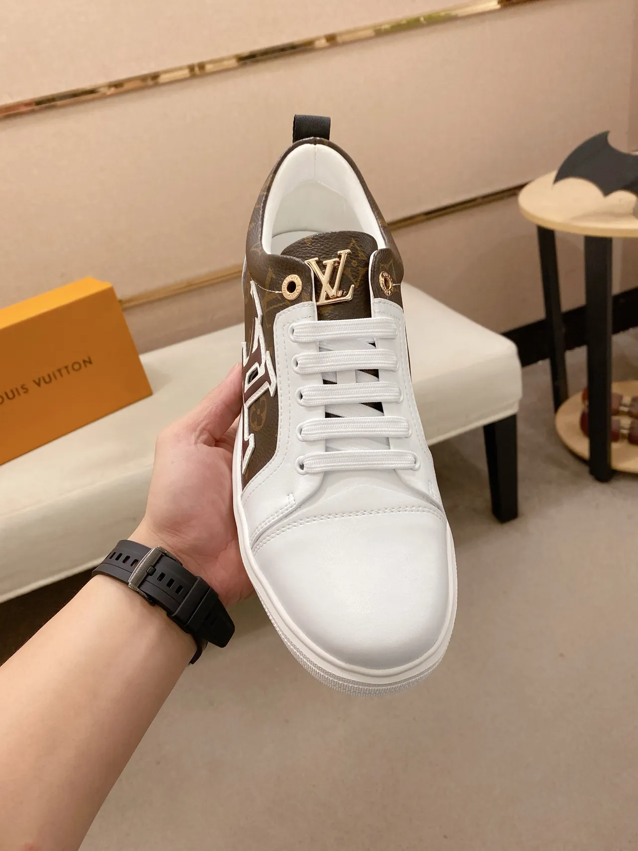 Louis Vuitton White Brown Low-Top Monogram Canvas Lifestyle Sneakers 5