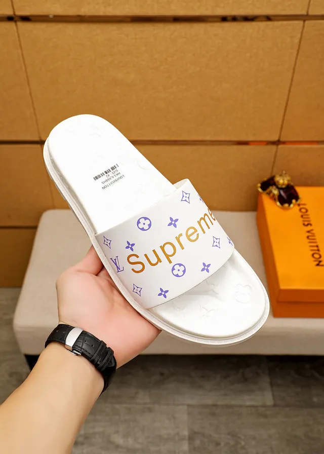 Louis Vuitton x Supreme Monogram Slide Slippers 4